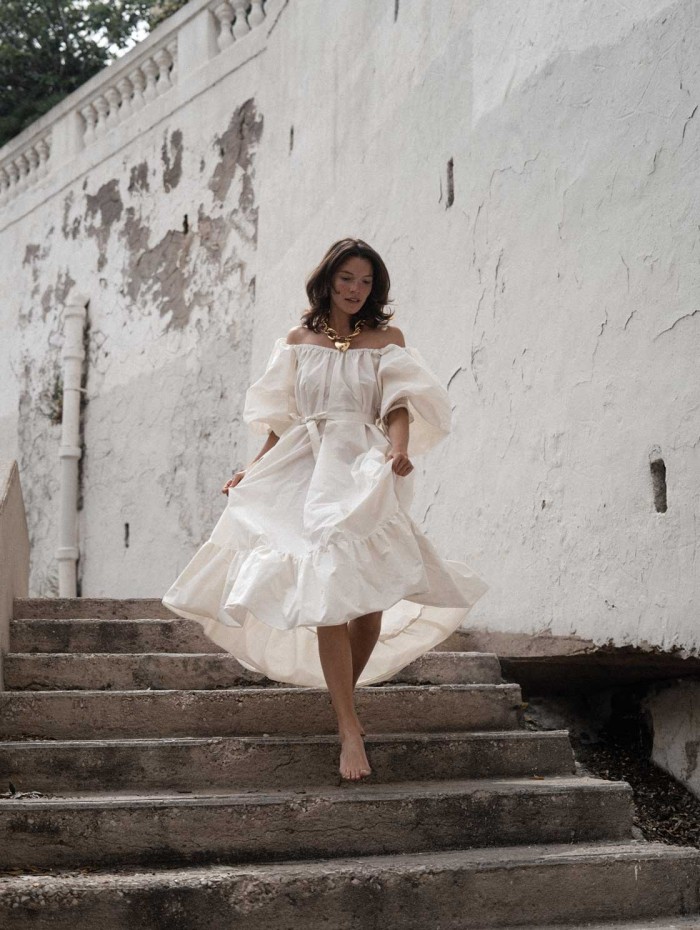 Robe à volant blanche - Patou - Mademoiselle Pearl