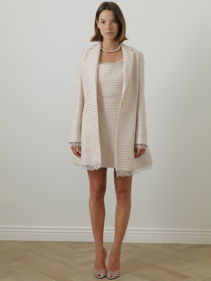 Redingote rose pale en tweed de chez Giambattista Valli