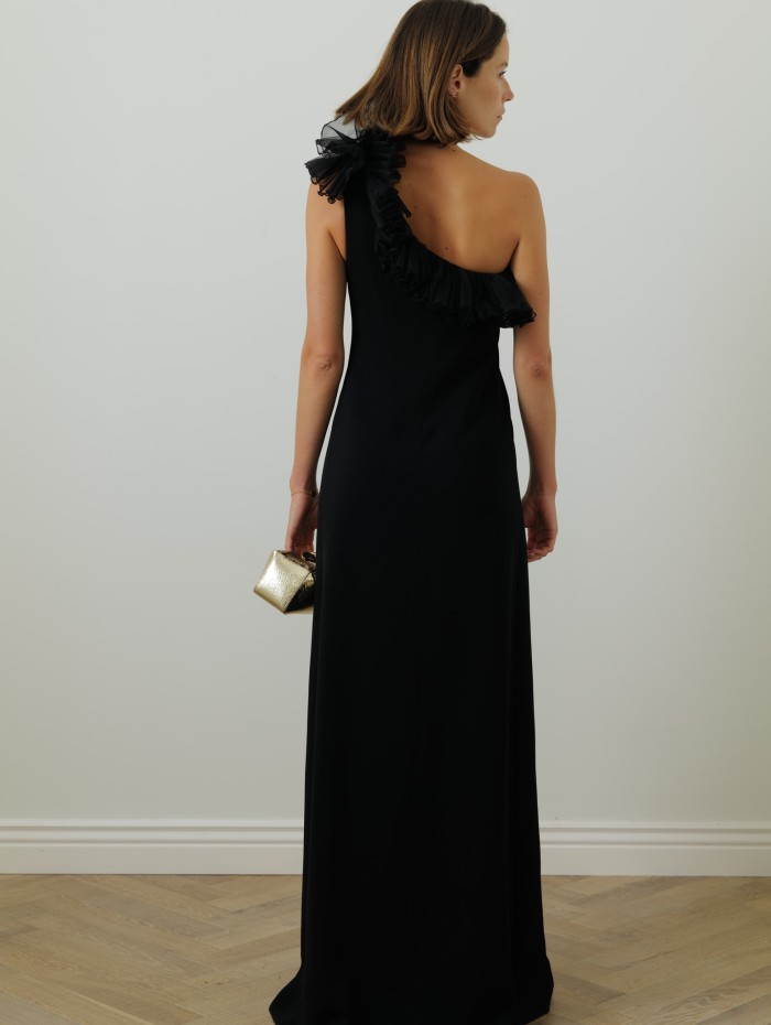 ROBE LONGUE CREPE NOIRE 1 EPAULE
