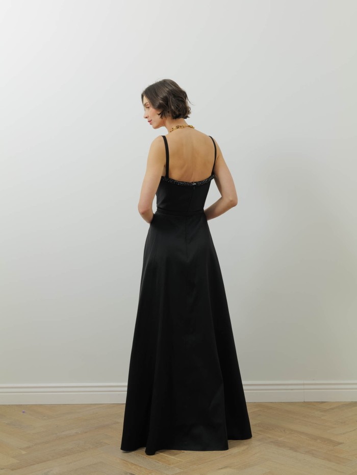 Robe longue noire - Curved crystal neckline taffeta dress - Roland Mouret