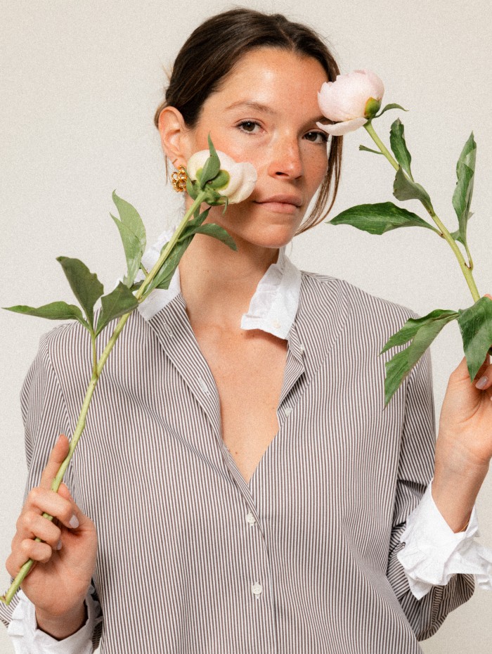 Chemise "La Pivoine" à fines rayures marron - Précieuse