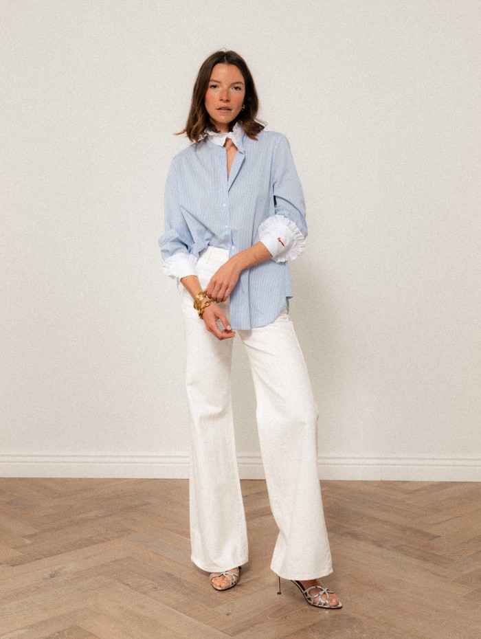 Chemise "La Pivoine" à fines rayures bleues - Rayonnante