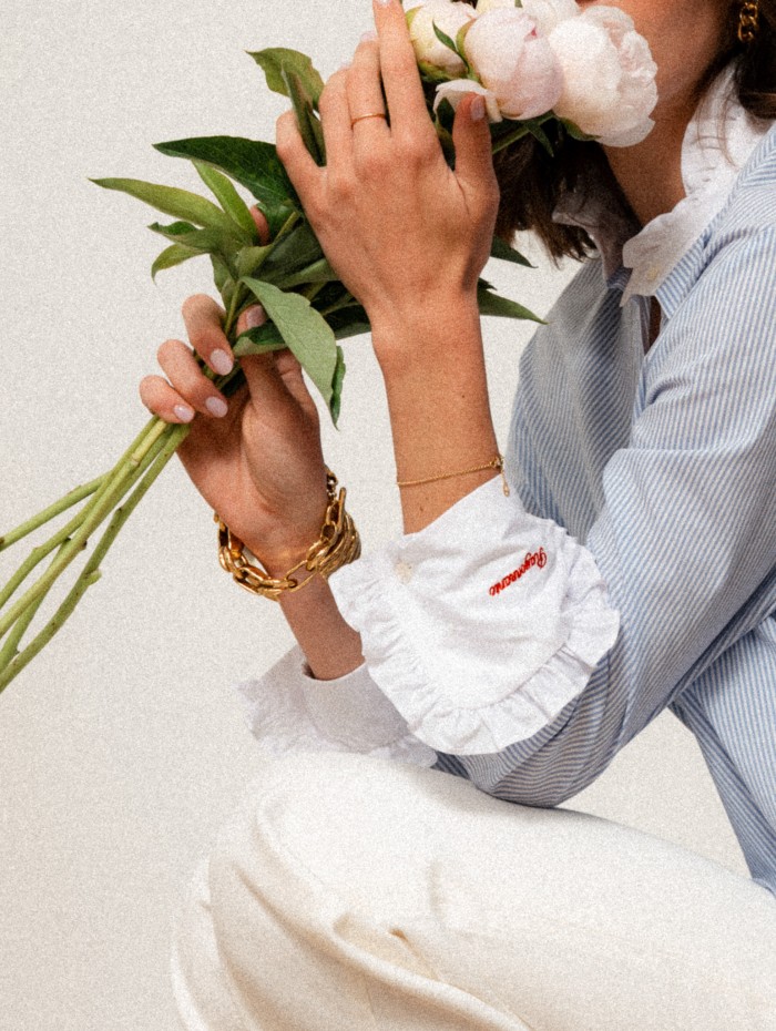Chemise "La Pivoine" à fines rayures bleues - Rayonnante