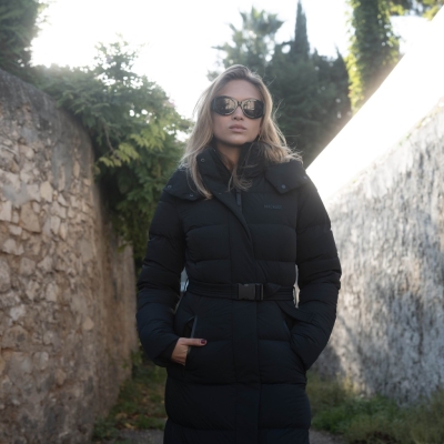 Quel manteau porter avec une robe longue ?
